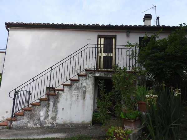 casa indipendente in vendita a Pergola