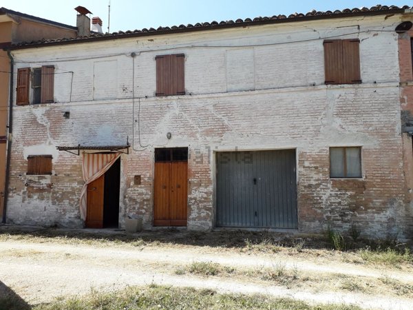 casa indipendente in vendita a Pergola in zona Pantana