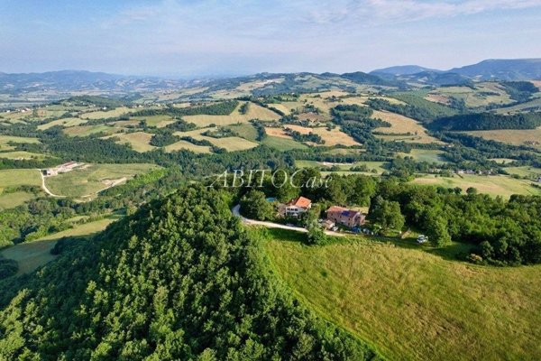 casa indipendente in vendita a Pergola