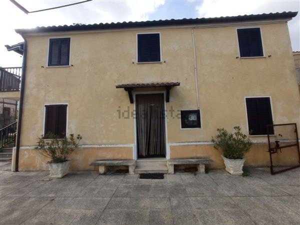 appartamento in vendita a Pergola in zona Percozzone