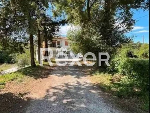 casa indipendente in vendita a Pergola