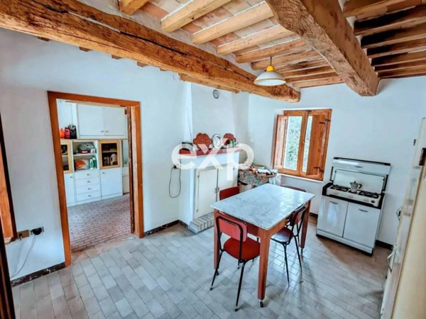 casa indipendente in vendita a Pergola in zona Cartoceto