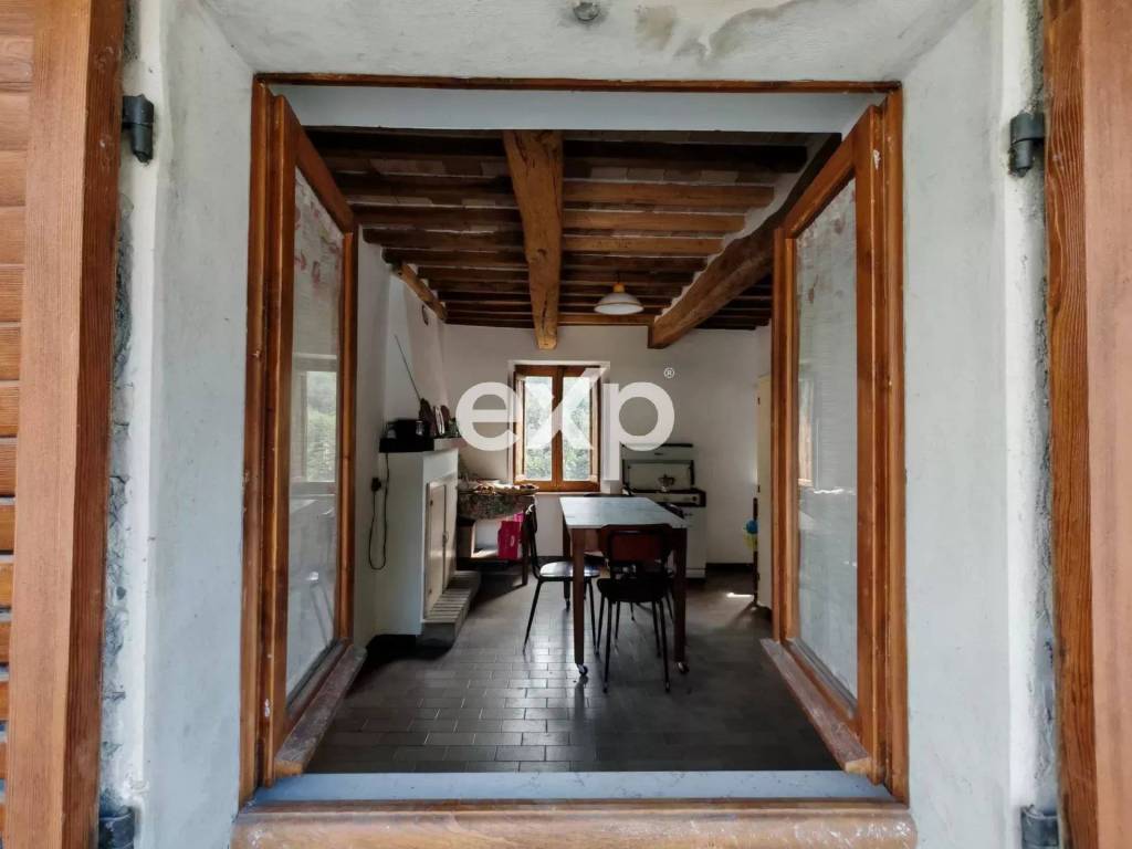 casa indipendente in vendita a Pergola in zona Cartoceto