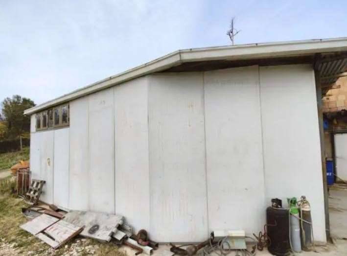 locale di sgombero in vendita a Pergola