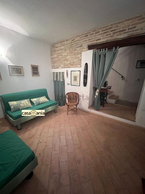 casa indipendente in vendita a Pergola