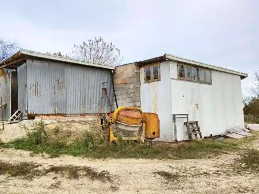 locale di sgombero in vendita a Pergola