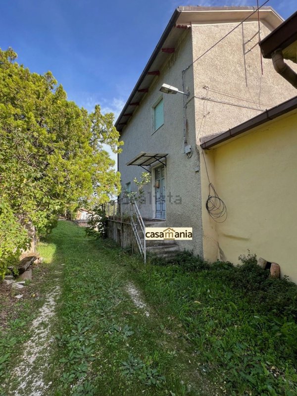 casale in vendita a Pergola