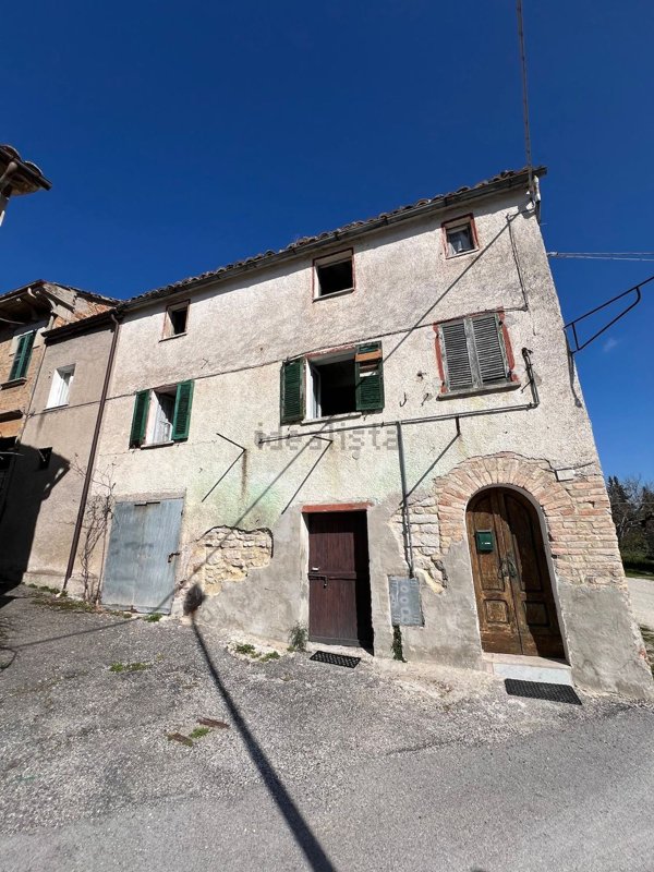 casale in vendita a Pergola