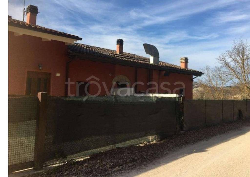 ufficio in vendita a Pergola