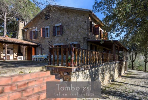 casa indipendente in vendita a Pergola