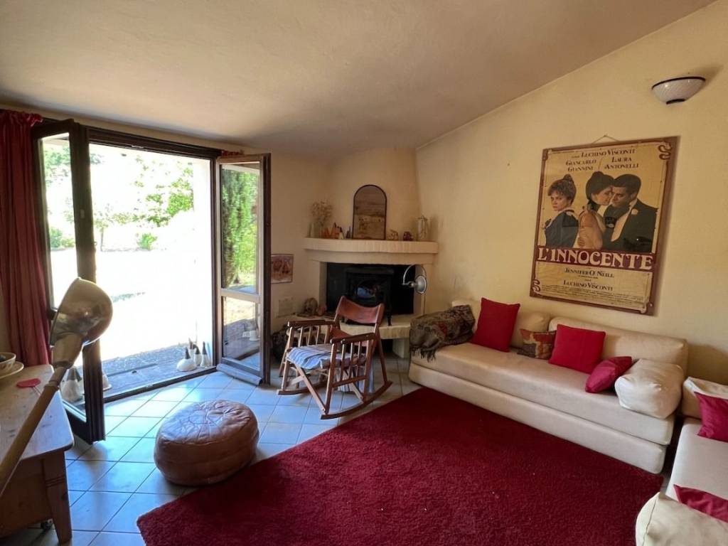 casa indipendente in vendita a Pergola