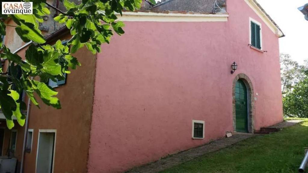 casa indipendente in vendita a Pergola in zona Fenigli