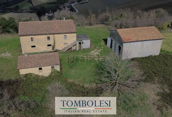 casa indipendente in vendita a Pergola