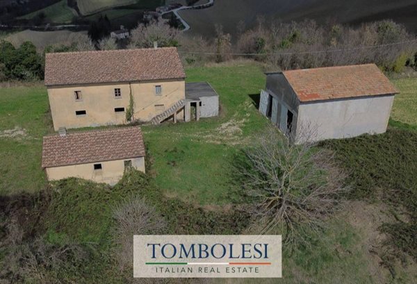 casa indipendente in vendita a Pergola