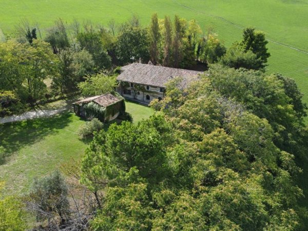 casa indipendente in vendita a Pergola
