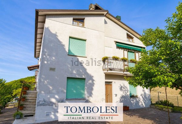 casa indipendente in vendita a Pergola