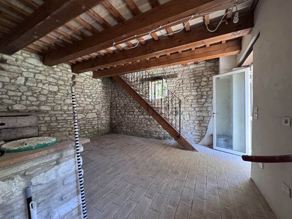 casa indipendente in vendita a Pergola in zona Cartoceto
