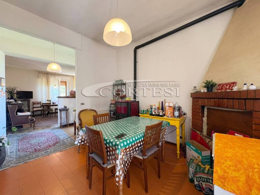 casa indipendente in vendita a Pergola