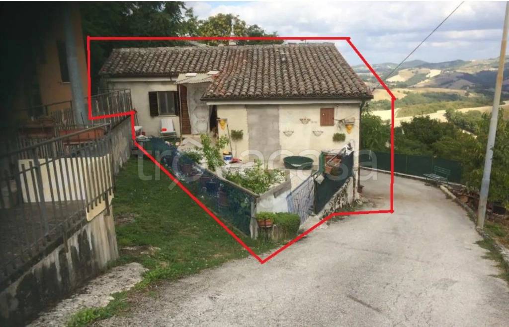 appartamento in vendita a Pergola in zona Pantana