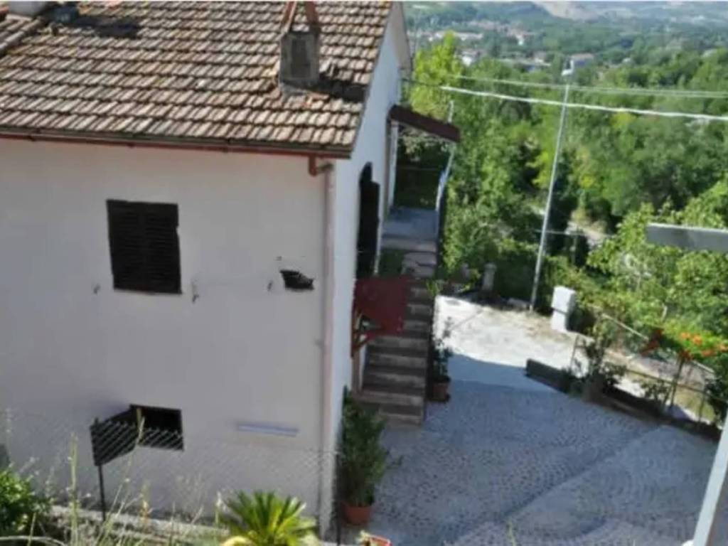 appartamento in vendita a Pergola in zona Bellisio Alto