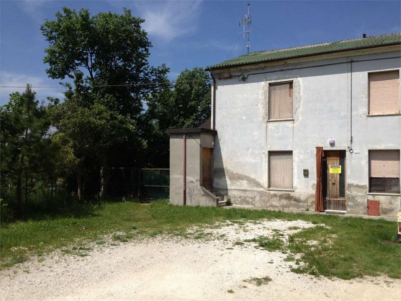 casa indipendente in vendita a Pesaro in zona Villa Fastiggi