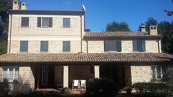 casa indipendente in vendita a Pesaro in zona Centro Città