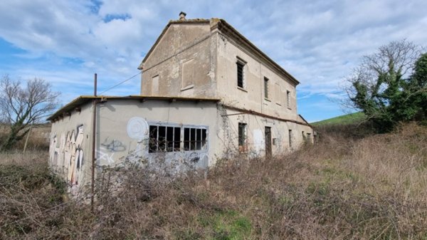 casa indipendente in vendita a Pesaro in zona Mare