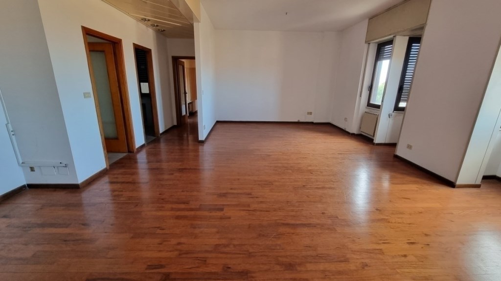 appartamento in vendita a Pesaro in zona Centro Città