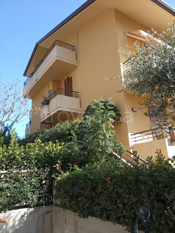 casa indipendente in vendita a Pesaro in zona Muraglia