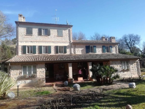 casa indipendente in vendita a Pesaro in zona Santa Veneranda