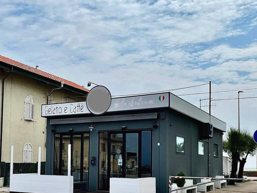 locale commerciale in vendita a Pesaro in zona Mare