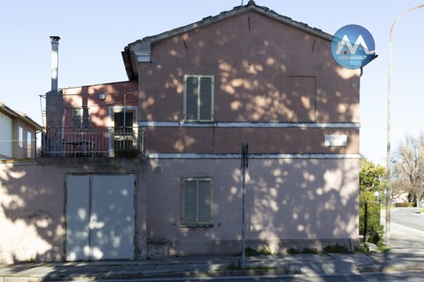casa indipendente in vendita a Pesaro in zona Centro Città