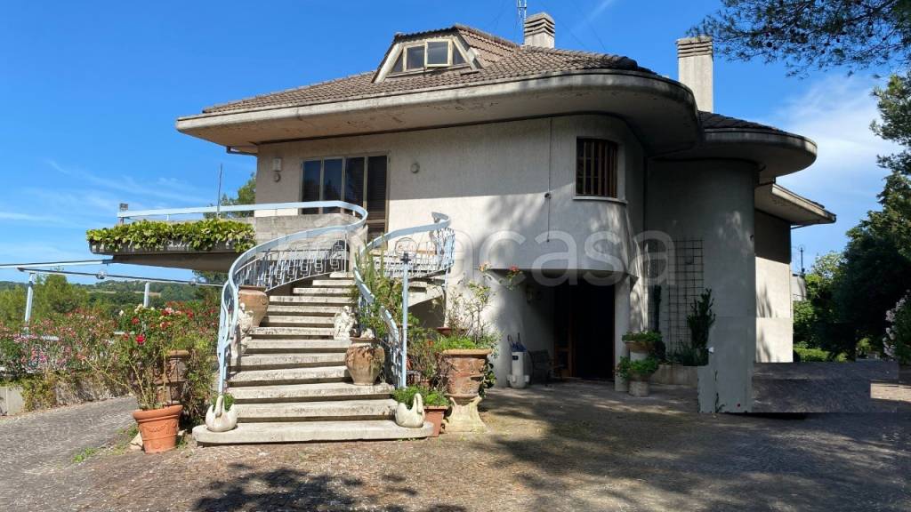casa indipendente in vendita a Pesaro in zona Mare