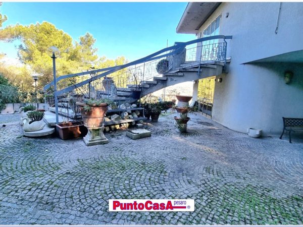 casa indipendente in vendita a Pesaro in zona Muraglia