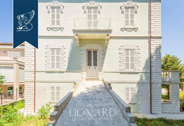 villa in vendita a Pesaro in zona Mare