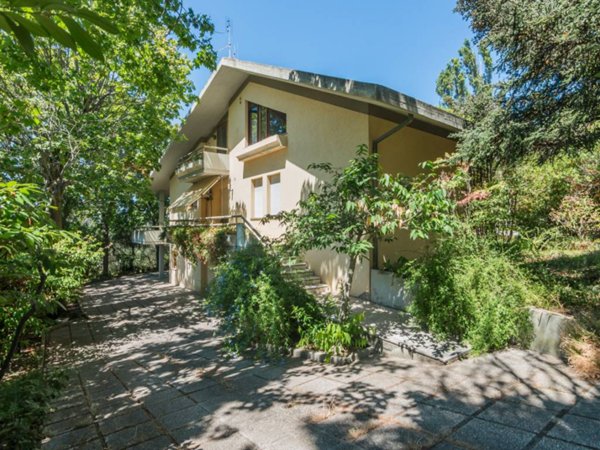 casa indipendente in vendita a Pesaro in zona Trebbiantico