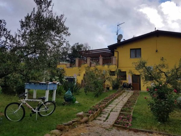 casa indipendente in vendita a Pesaro in zona Villa Fastiggi