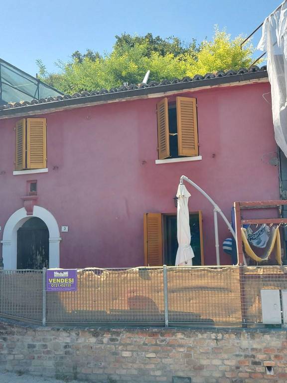 casa indipendente in vendita a Pesaro in zona Candelara