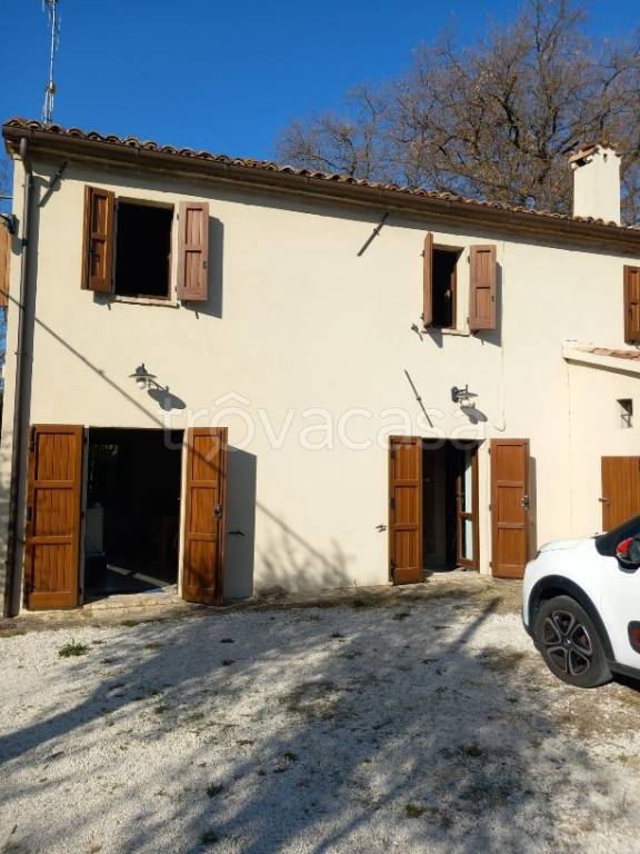 casa indipendente in vendita a Pesaro in zona Cattabrighe