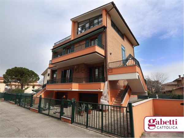 casa indipendente in vendita a Pesaro in zona Villa Ceccolini