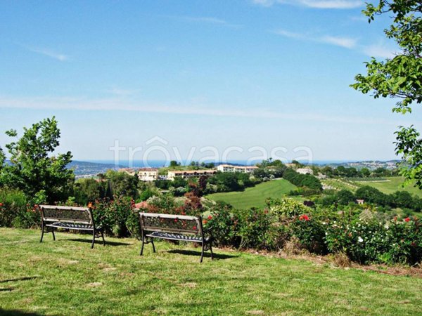 casa indipendente in vendita a Pesaro in zona Villa Ceccolini