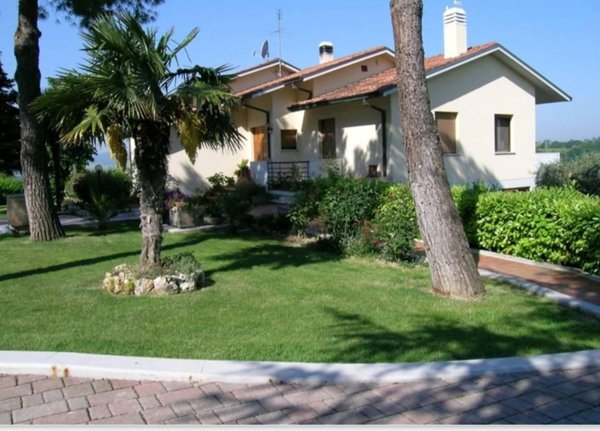 villa in vendita a Pesaro in zona Mare