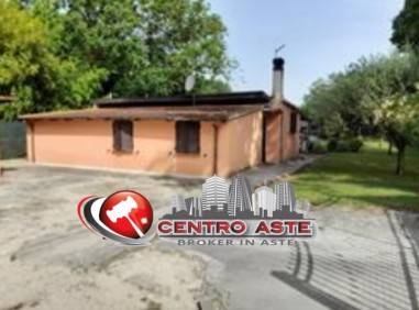 casa indipendente in vendita a Pesaro in zona Santa Veneranda