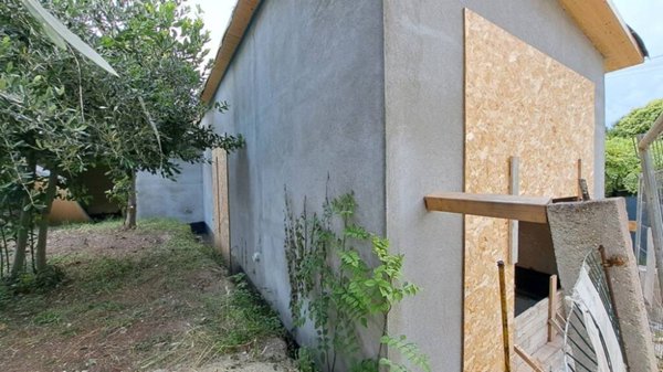 casa indipendente in vendita a Pesaro in zona Candelara