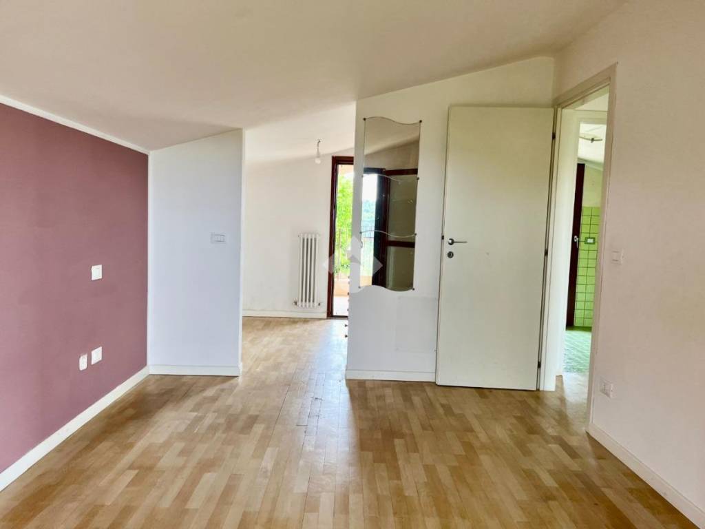 casa indipendente in vendita a Pesaro in zona Trebbiantico