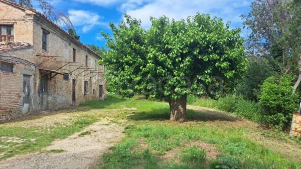 casa indipendente in vendita a Pesaro in zona Cattabrighe