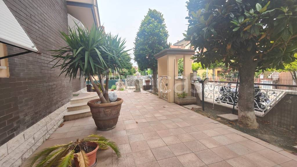 casa indipendente in vendita a Pesaro