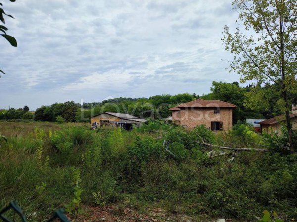 terreno edificabile in vendita a Pesaro in zona Tre Ponti