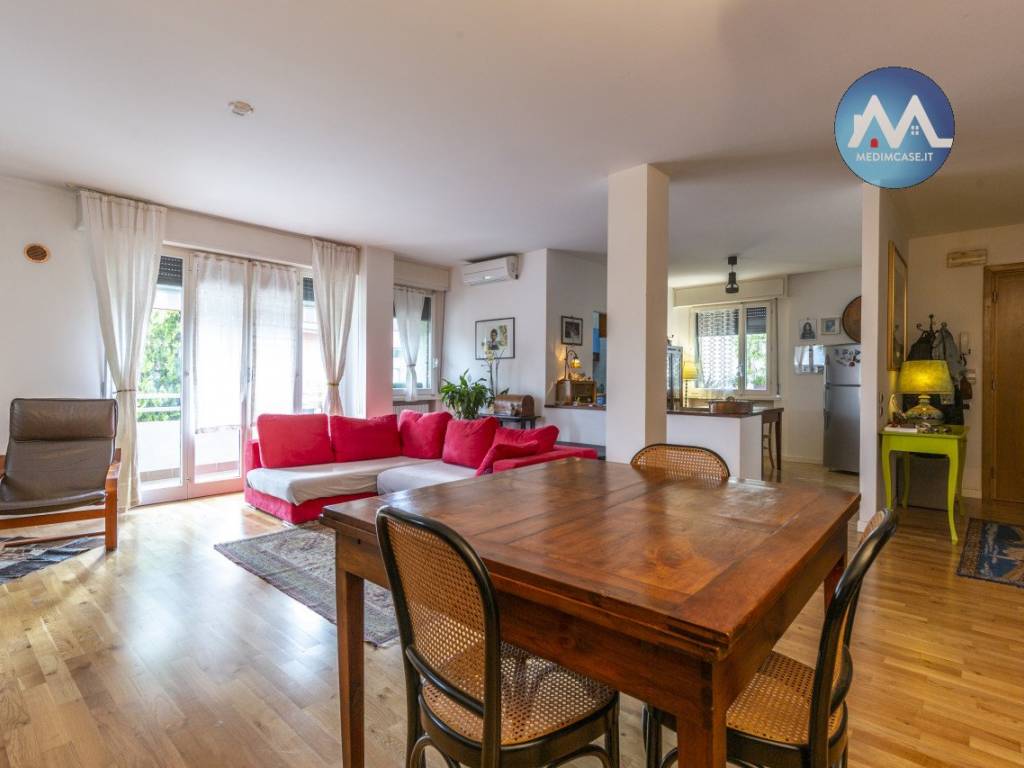 casa indipendente in vendita a Pesaro in zona Cattabrighe