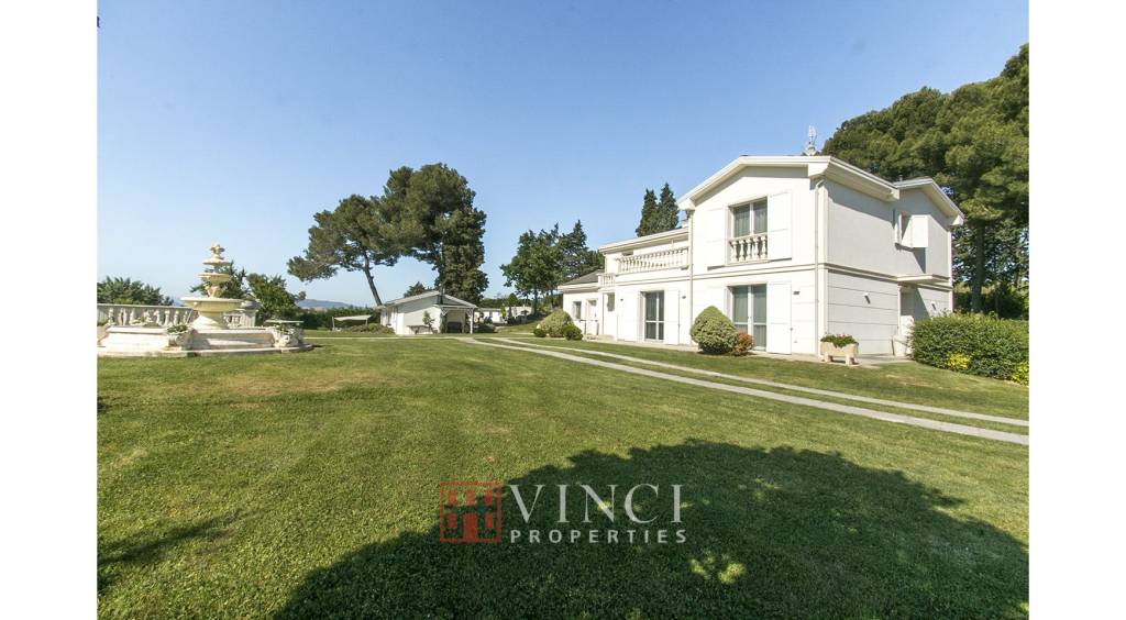 casa indipendente in vendita a Pesaro in zona Mare
